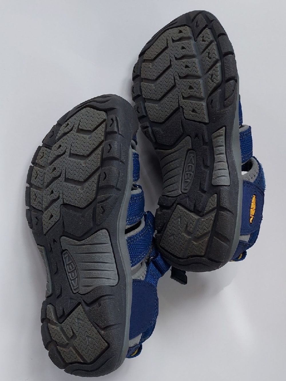 Keen Kids Size 2 Bumpertoe Sandals - Picture 2 of 7